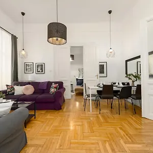  Apartamento Black & White
